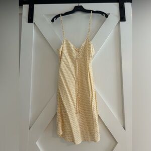 Cute yellow and white dress never worn